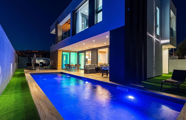 Luxury Villa With Private Indoor and Outdoor Pool - Foto 24