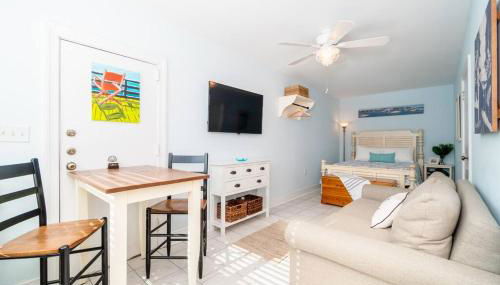 Why Knot Getaway...Rooftop with WaterView! Unit D - Foto 4