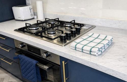 Manchester Stay Hub - 2BR with Free Parking, Near Airport & Attractions - Foto 7