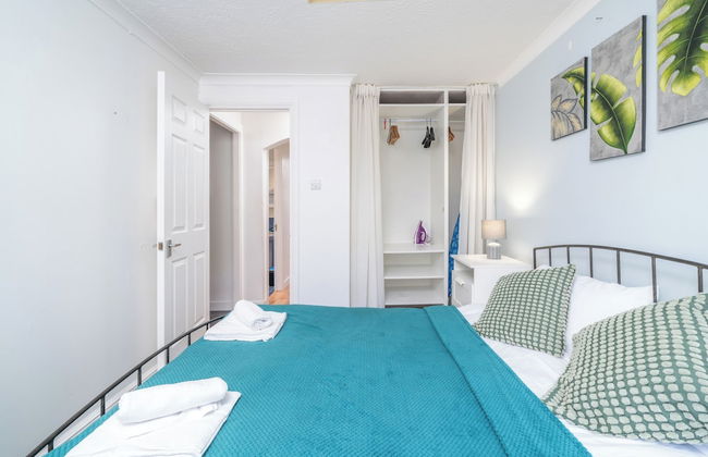 Crawley Stainer 1-bedroom With Parking and Garden - Foto 4