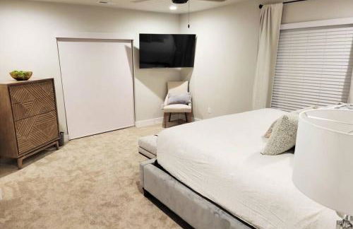 Midway to Heaven! BRAND NEW 5 bed 4.5 bath, HOTTUB - Photo 28