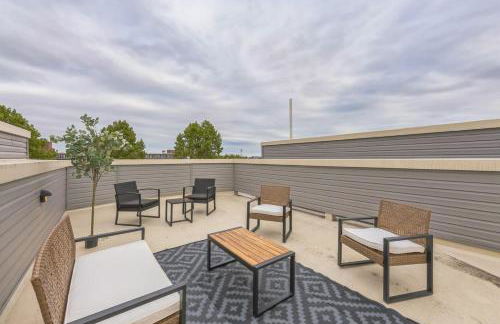 Bi-Level 2BR w Rooftop - Sleeps 12 - 10 min to DT - Foto 21