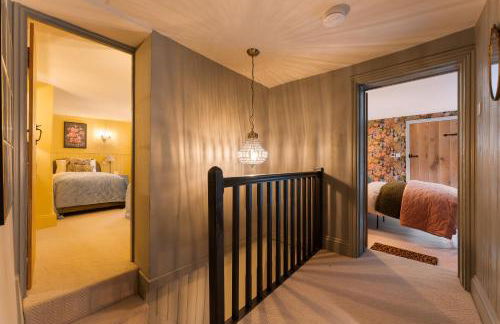 St James Cottage - Luxurious Dorset Escape in Idyllic Milton Abbas - Photo 22