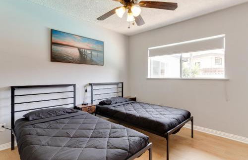 Charming 5 Bedroom Granada Hills House with Pool - Foto 11