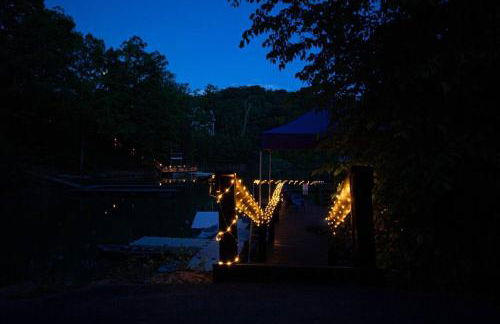 Smoke Rise Barn · Great Lake Front, Large Dock, 4bdrm, Pool Table - Foto 60