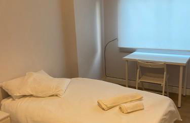 piso estacion de tren -bus soleado - Foto 6