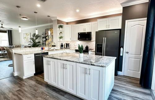 New 3BR w King Beds, Pool, Modern Elegance - Foto 8