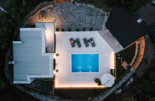 Villa Moretto with Private Pool & Jacuzzi - Rijeka area - Photo 3