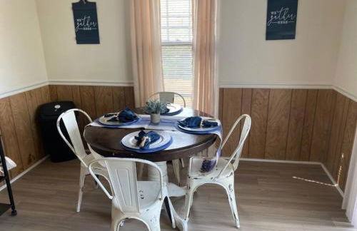 Historic Charmer, Pet-friendly - Foto 16