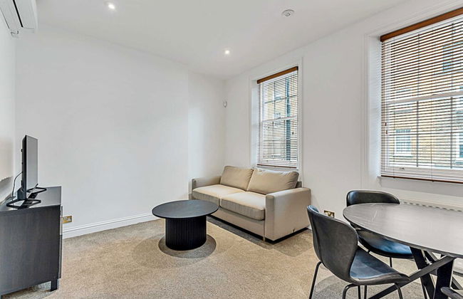 A One-bedroom Apartment Situated In Central London - Foto 20
