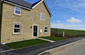 The Neal's 4 Bedroom House in Buxton Sleeps 8 - Photo 3