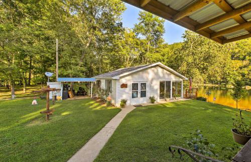 Cozy Waterfront Cottage with Deck on White River! - Foto 23