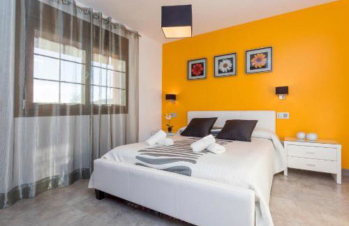 Villa near ibiza Town Sleeps 14 - Foto 19