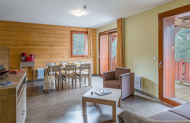 4 bedroom Apartment in Vaujany with swimming pool and terrace - Photo 1