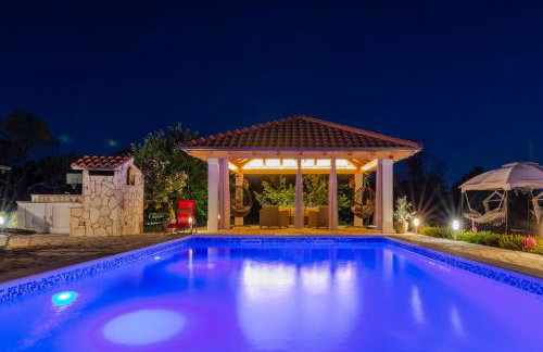 House vacation with pool,three rooms,near Šibenik - Foto 1