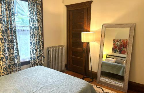 Treetop Apartment in the Heart of MPLS - Foto 10