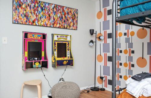 Vibrant Family Retreat~Sleeps 8~2 Kings~ Game Room - Foto 19