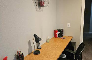 This cute 3 bedroom 2 and half bath is cozy - Photo 11