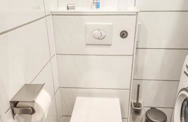 GELI Homes L1 - 2x Zimmer, 2x Kingsize Bett, 1 bis 4 Personen, Parkplatz, TV, Wifi, top Küche, Kaffee, Tee - Foto 25