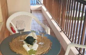 Charming beachfront apartment/ Encantador apartamento frente al mar - Foto 2