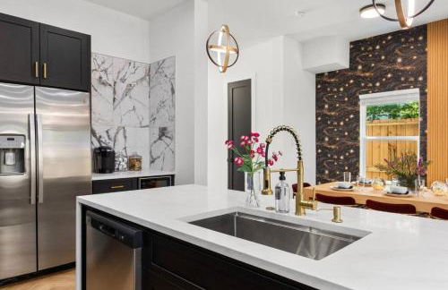 Chic 4BR Getaway Near NRG TMC - Foto 14