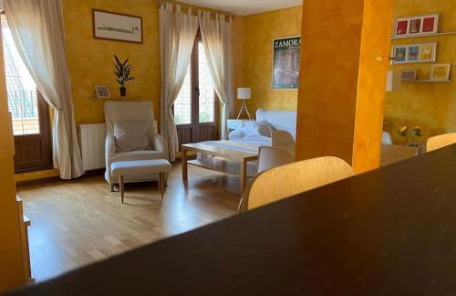 Atico centrico con terraza y garaje - Foto 15