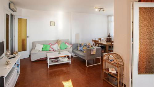 4 Bedroom Lovely Apartment In Cunit - Foto 4