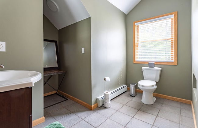 Family Fun Oasis Hot Tub Steam Room Pool Stream Firepit Games - Foto 60