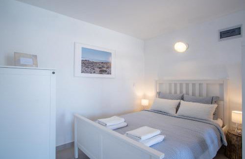 A White Cliffside Studio - Photo 6