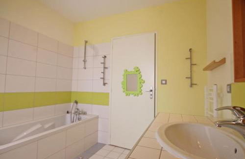 Gîte familial 12 pers., animaux acceptés, à l'orée de la forêt - FR-1-497-18 - Foto 15