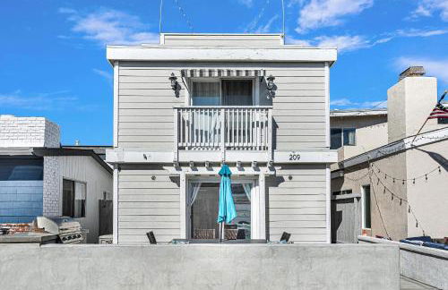 Beach Escape with Patio! 2 Min Walk to Sand & Surf - Foto 28