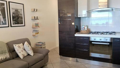 Lake Como PORTO VECCHIO - Charming Lakefront Apartment in the Heart of Domaso - Foto 5, stove