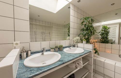 Maison Lacustre - Maison contemporaine avec vue panoramique sur le lac d'Annecy - Foto 8