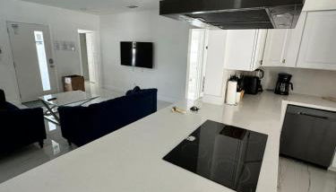 Luxury Pool Retreat Sleep 17 Near Beach - Foto 5