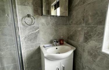 Quiet 2-Bed with Private Garden and Drive - Foto 69