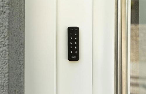 Spacious Home Sauna Hot Tub Pool Patio BBQ - Photo 24