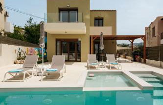 Avidianos' -Family Perfect- Residence - Photo 1