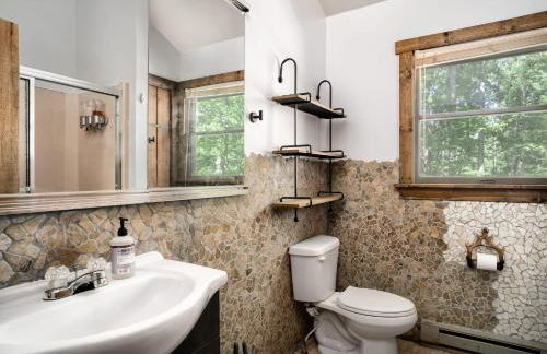 River Access Cabin w Hot Tub Kayaks WiFi Grill - Photo 21