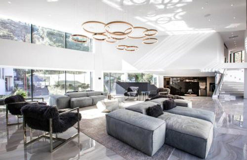 Beverly Hills Luxurious 4BR Villa with Pool and Views - Foto 22