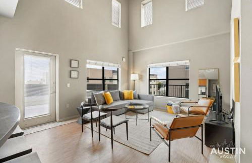 Perfect Location Near UT and Large Patio With A View - Foto 13