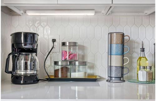 Your Inner-City Sanctuary: 3BR2BA Near Riverwalk - Foto 14