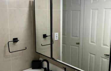 Cozy Centrally-located Condo in Honolulu - 30 day minimum stay - Photo 18