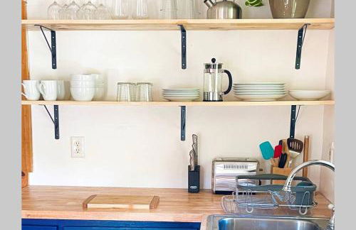 Cozy Cottage with Jacuzzi, Sauna, Fire Pit and Reading Nook! - Foto 32