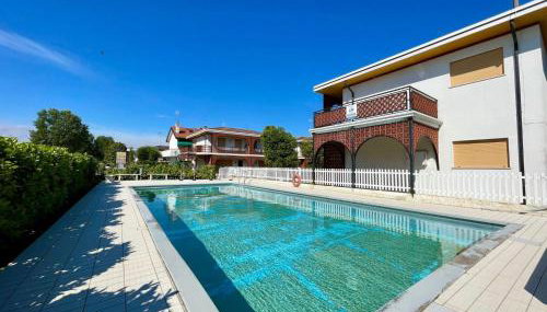 Gorgeous Villa for 8 With Shared Pool - Photo 4