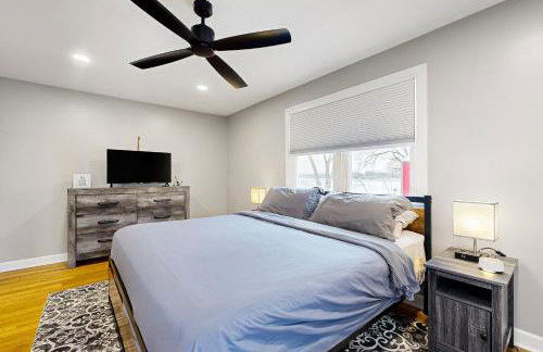 Waterfront Fun! Group Getaway on Lake Marie - Foto 14