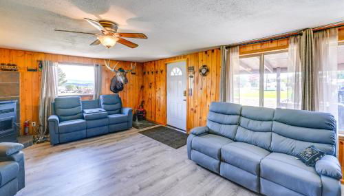 Hunt, Fish and Hike Home with Deck in Encampment - Foto 5