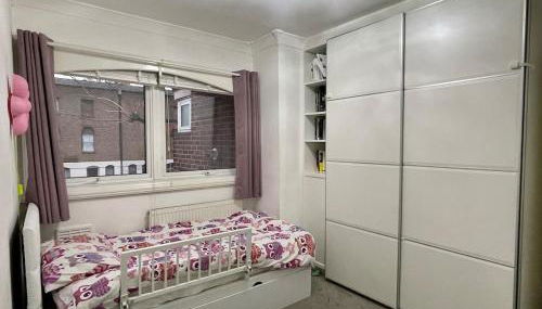 3 Bedroom House with a Private Garden - Foto 4