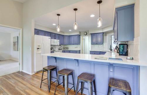 The Bella Vista Lakeside Treehouse Dock and Kayaks! - Photo 10