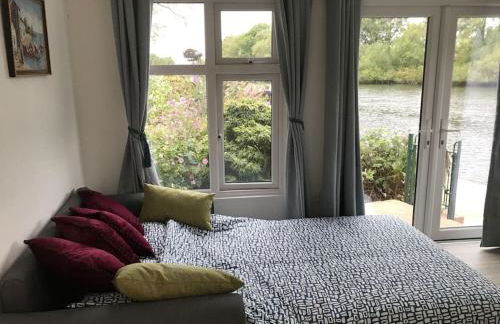 RIVER RETREAT- near Holloway U, Thorpe Park and Heathrow airport - Foto 34