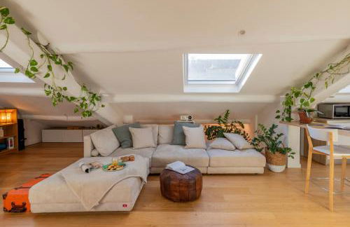 Bright penthouse attic in the heart of Milan - Photo 8